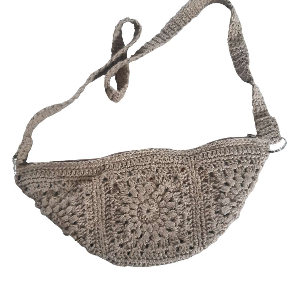 Olkalaukku / cross body isoäidinneliöistä