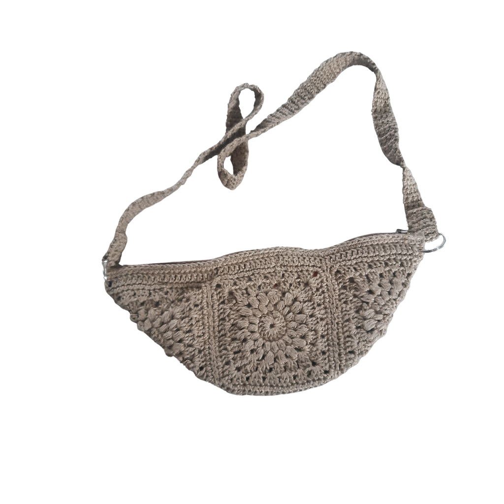 Olkalaukku / cross body isoäidinneliöistä