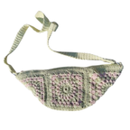 Olkalaukku / cross body isoäidinneliöistä